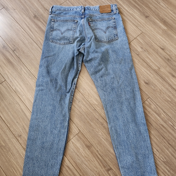 Levi's High Rise Blue Jeans - Picture 3 of 3